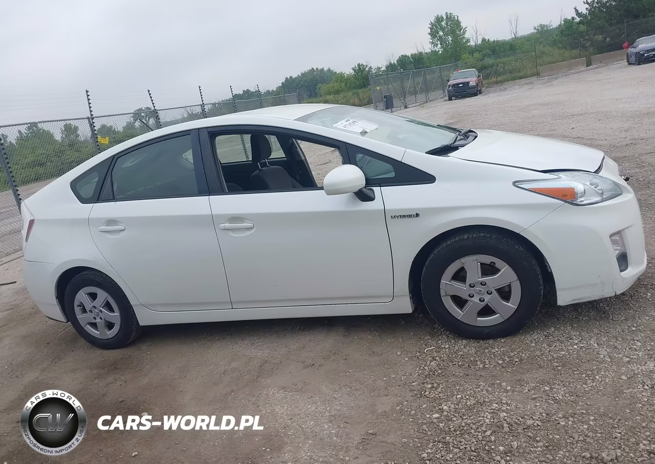2011 Toyota Prius Two VIN:JTDKN3DU7B5364205 - 13