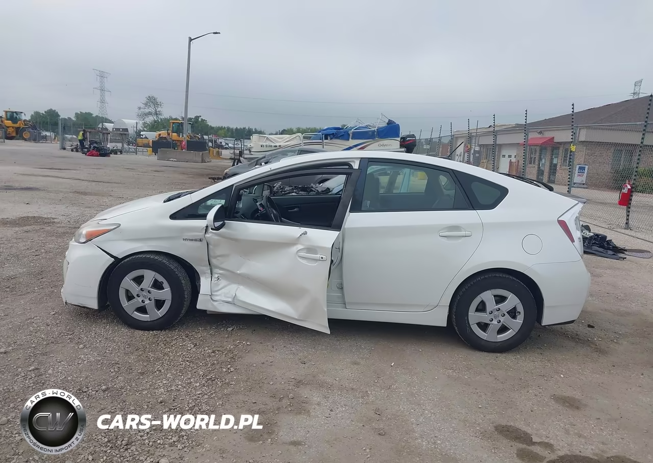 2011 Toyota Prius Two VIN:JTDKN3DU7B5364205 - 14