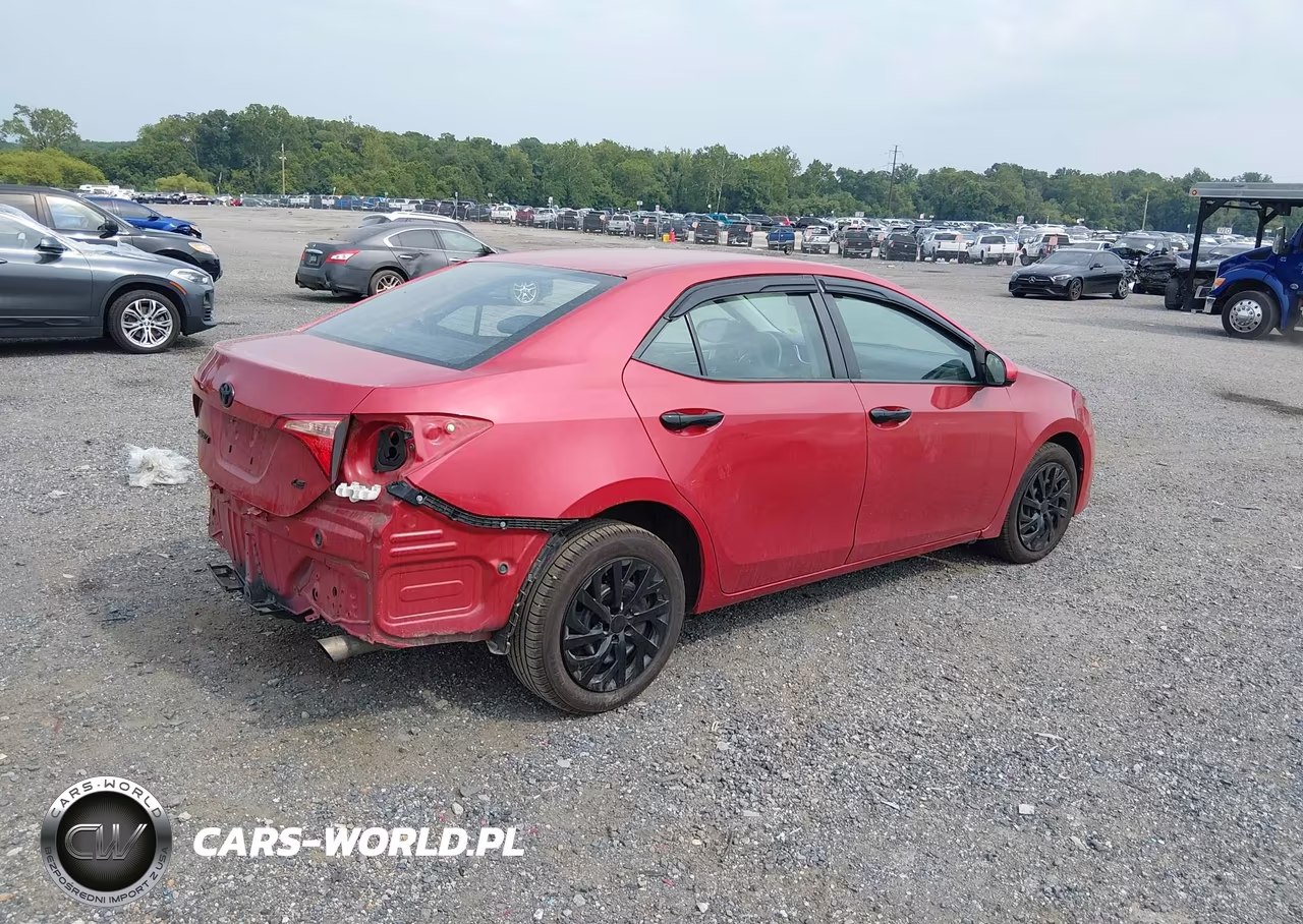 2017 Toyota Corolla Le VIN:2T1BURHE1HC918696 - 4