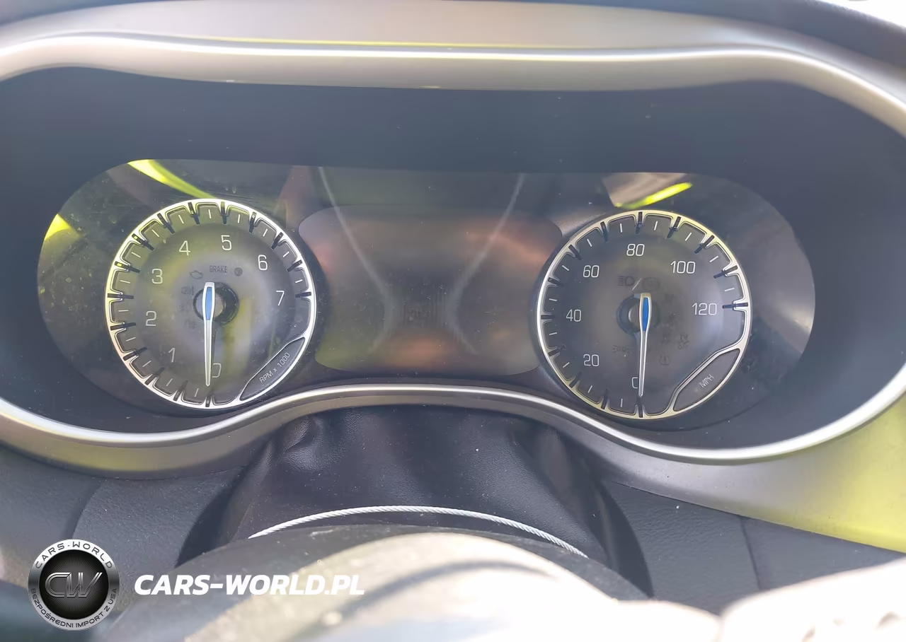 2022 Chrysler Pacifica Touring L VIN:2C4RC1BG9NR123579 - 7