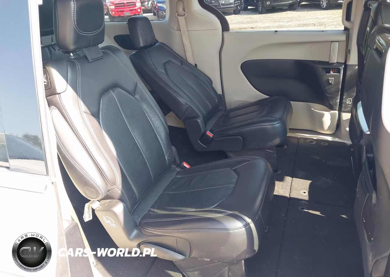 2022 Chrysler Pacifica Touring L VIN:2C4RC1BG9NR123579 - 8