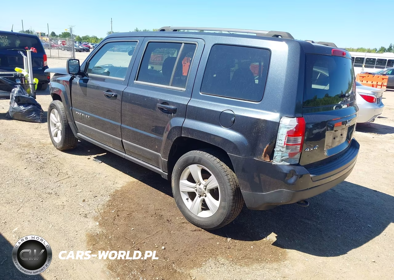 2014 Jeep Patriot Latitude VIN:1C4NJRFB0ED585775 - 3
