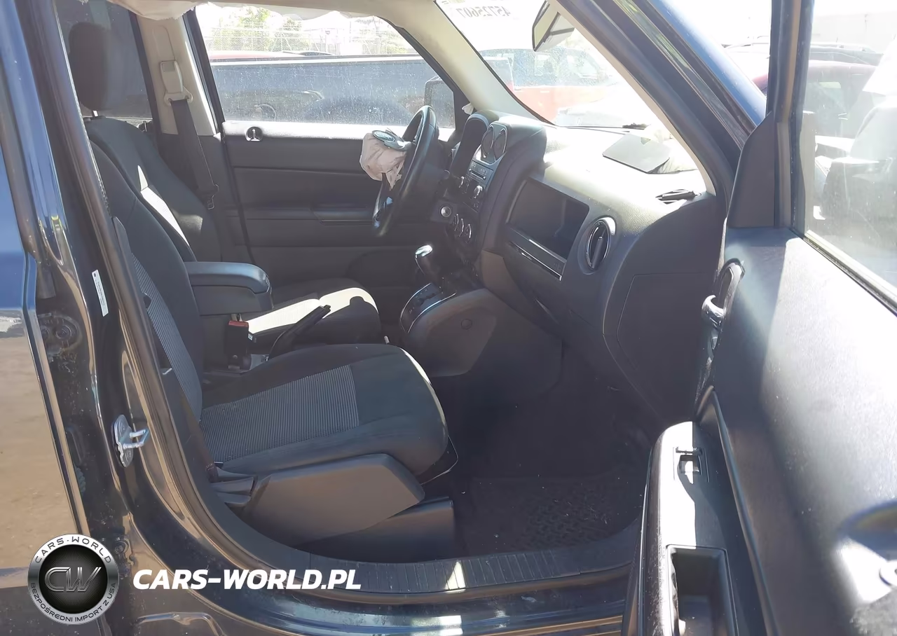 2014 Jeep Patriot Latitude VIN:1C4NJRFB0ED585775 - 5