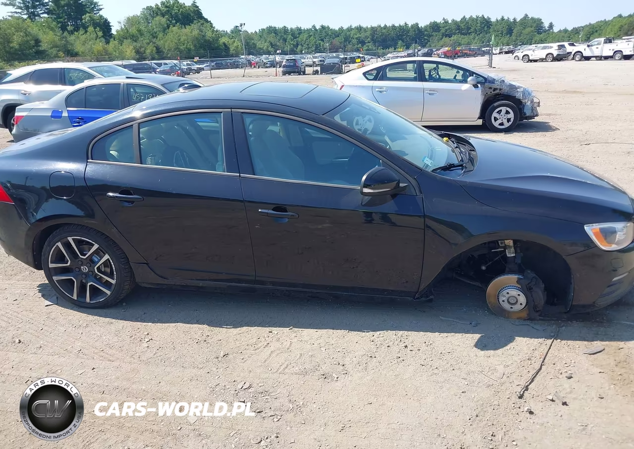 2018 Volvo S60 T5 Dynamic VIN:YV140MTL3J2455794 - 13