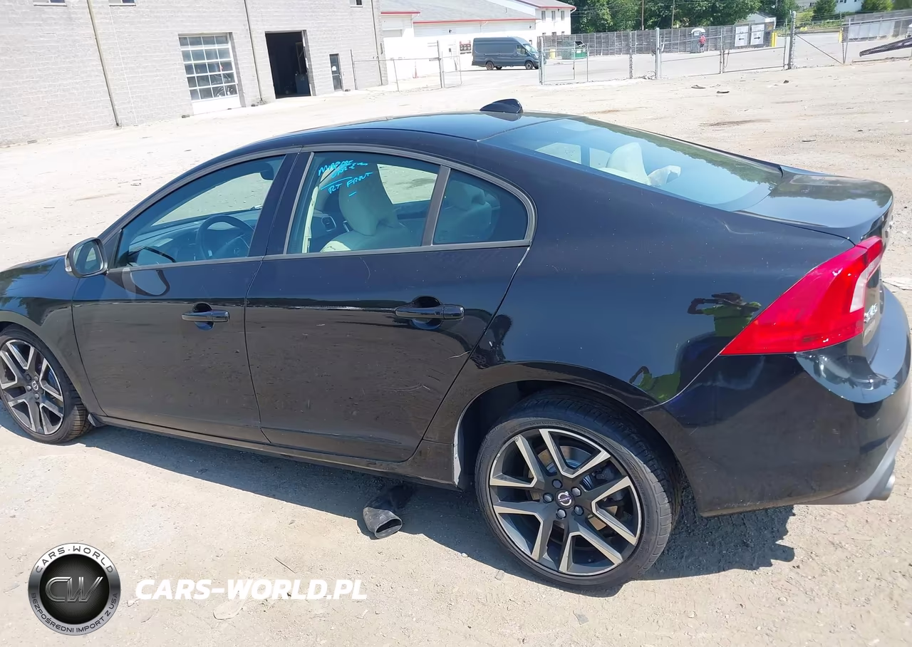 2018 Volvo S60 T5 Dynamic VIN:YV140MTL3J2455794 - 14