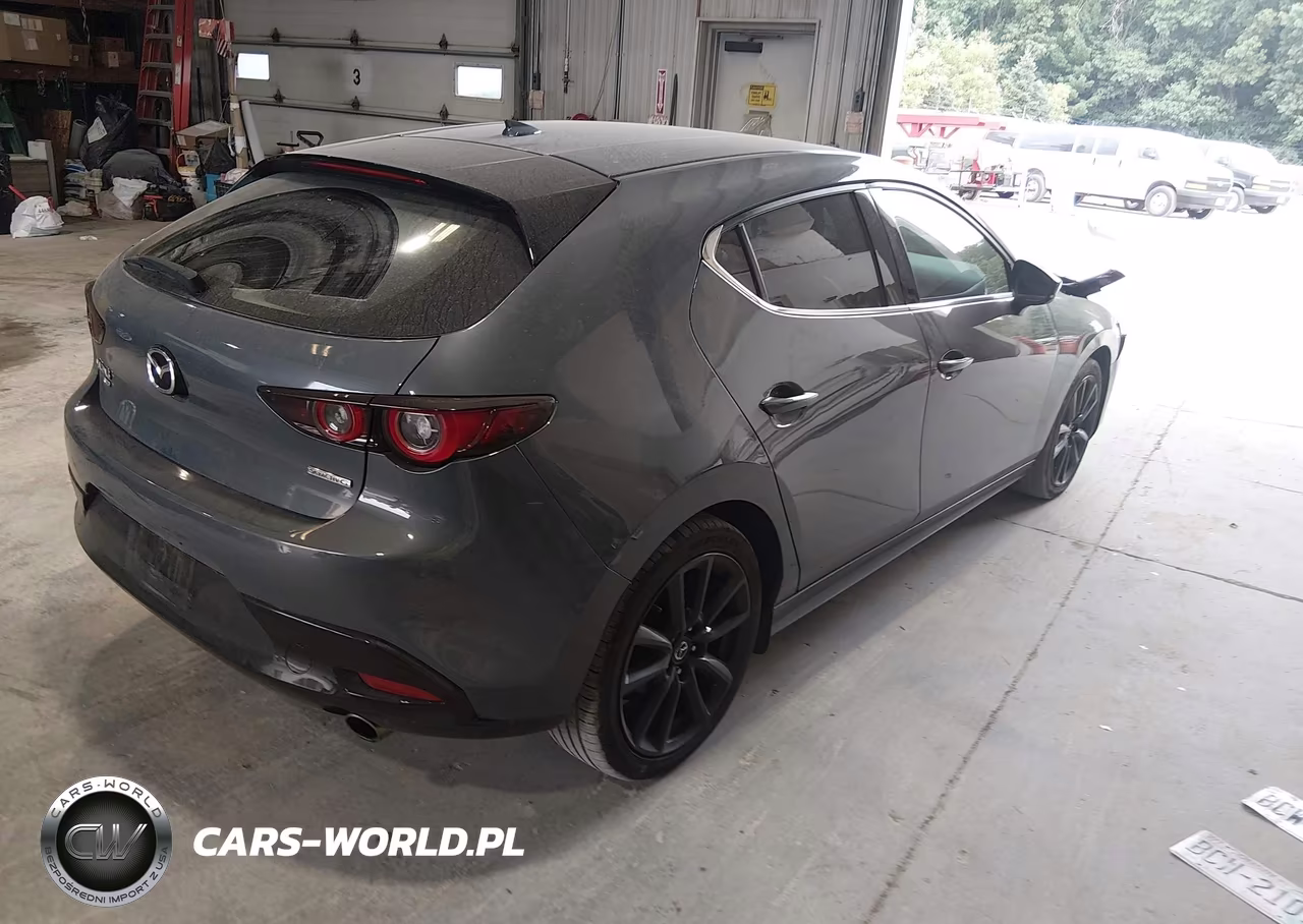 2022 Mazda 3 Premium VIN:JM1BPBML9N1521403 - 4