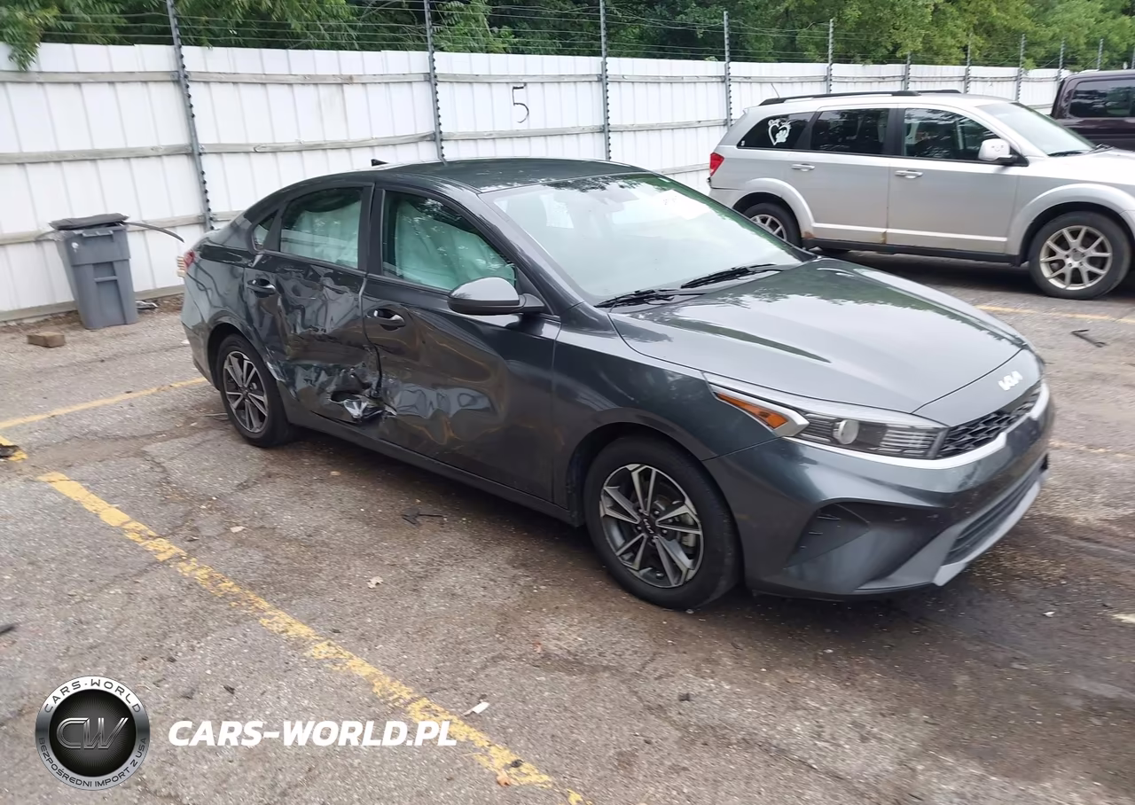 2023 Kia Forte Lxs – zdjęcie 1 z 16