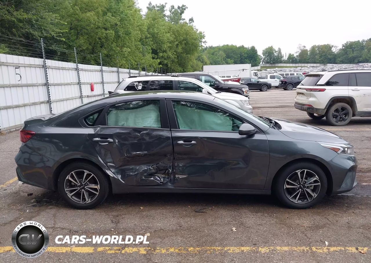 2023 Kia Forte Lxs VIN:3KPF24AD6PE683417 - 13