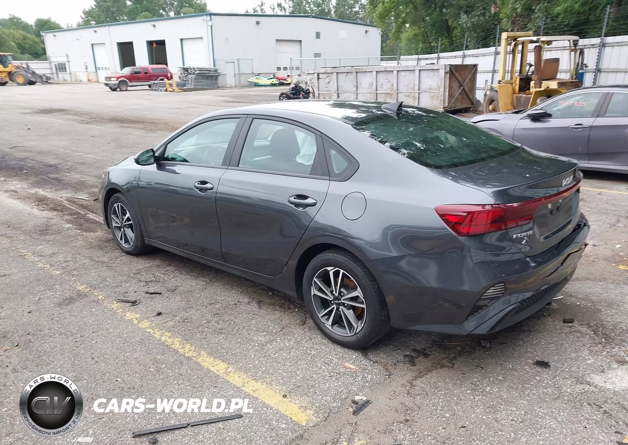 2023 Kia Forte Lxs VIN:3KPF24AD6PE683417 - 3