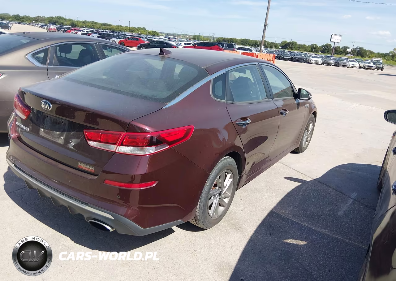 2019 Kia Optima Lx VIN:5XXGT4L31KG334705 - 4