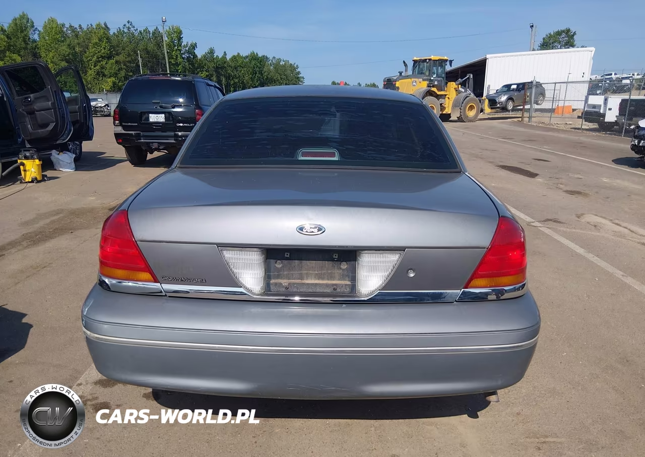 2000 Ford Crown Victoria Police Interceptor VIN:2FAFP71W6YX112838 - 17