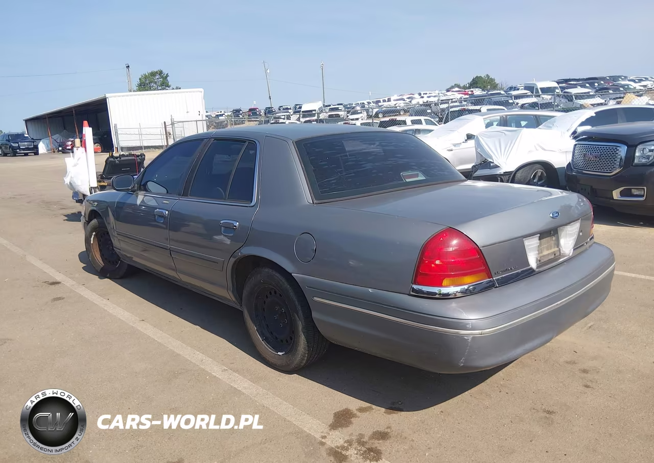 2000 Ford Crown Victoria Police Interceptor VIN:2FAFP71W6YX112838 - 3