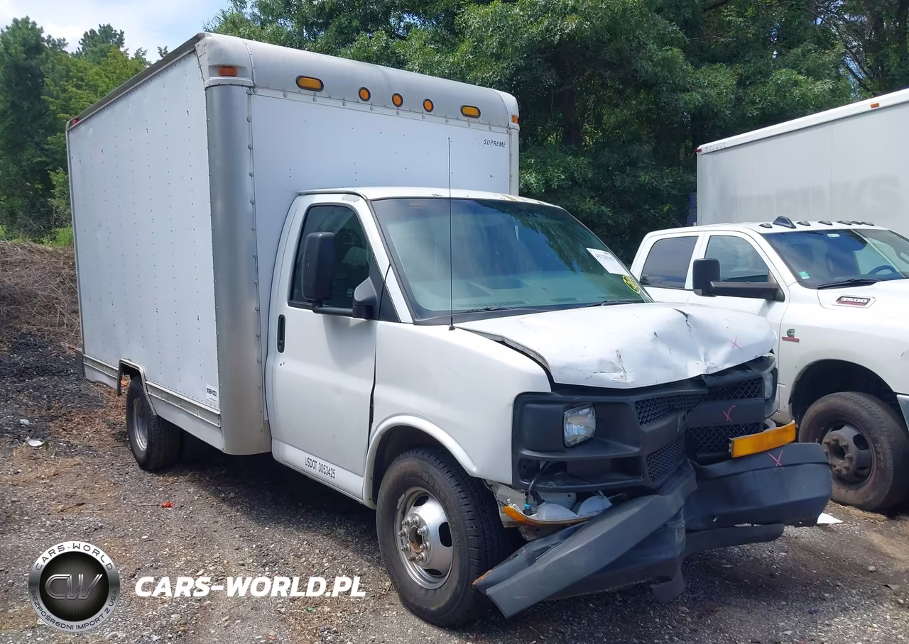 2008 Chevrolet Express Cutaway Work Van – zdjęcie 1 z 17