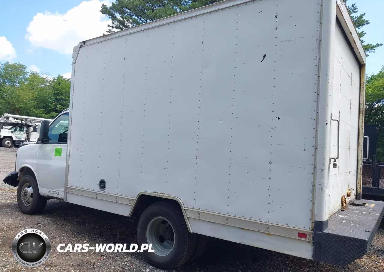 2008 Chevrolet Express Cutaway Work Van VIN:1GBJG31K181165874 - 16