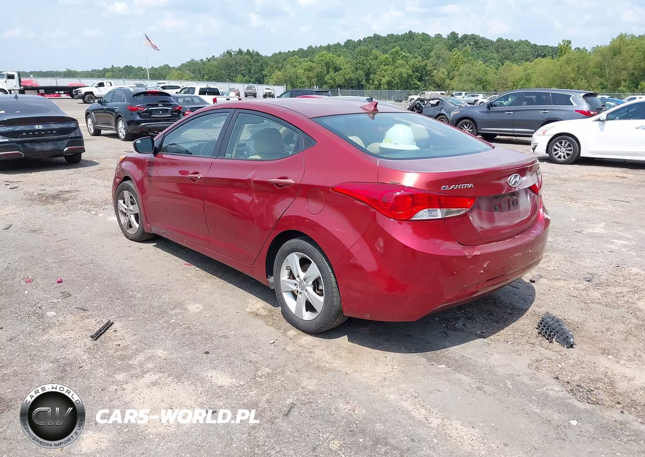 2013 Hyundai Elantra Gls VIN:5NPDH4AE7DH389899 - 3