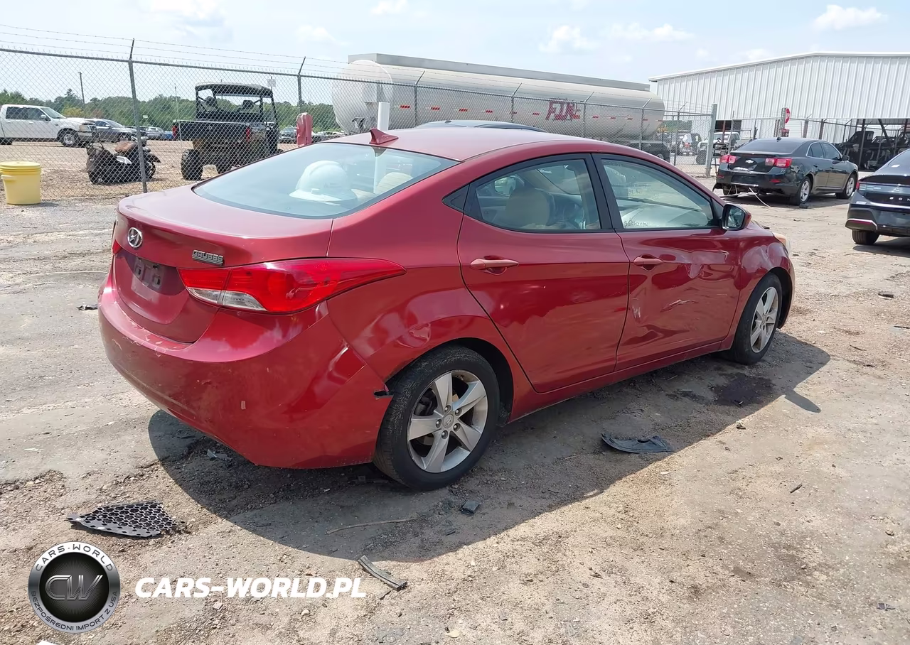 2013 Hyundai Elantra Gls VIN:5NPDH4AE7DH389899 - 4