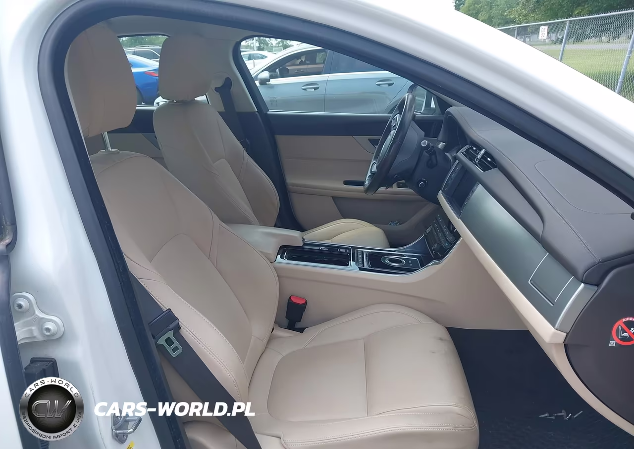 2016 Jaguar Xf 35T Premium VIN:SAJBJ4BV3GCY17558 - 5