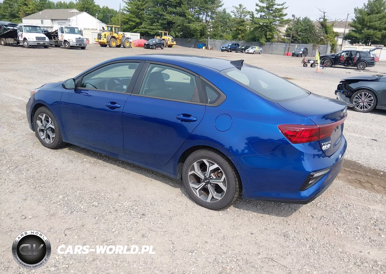 2021 Kia Forte Lxs VIN:3KPF24AD2ME376080 - 3