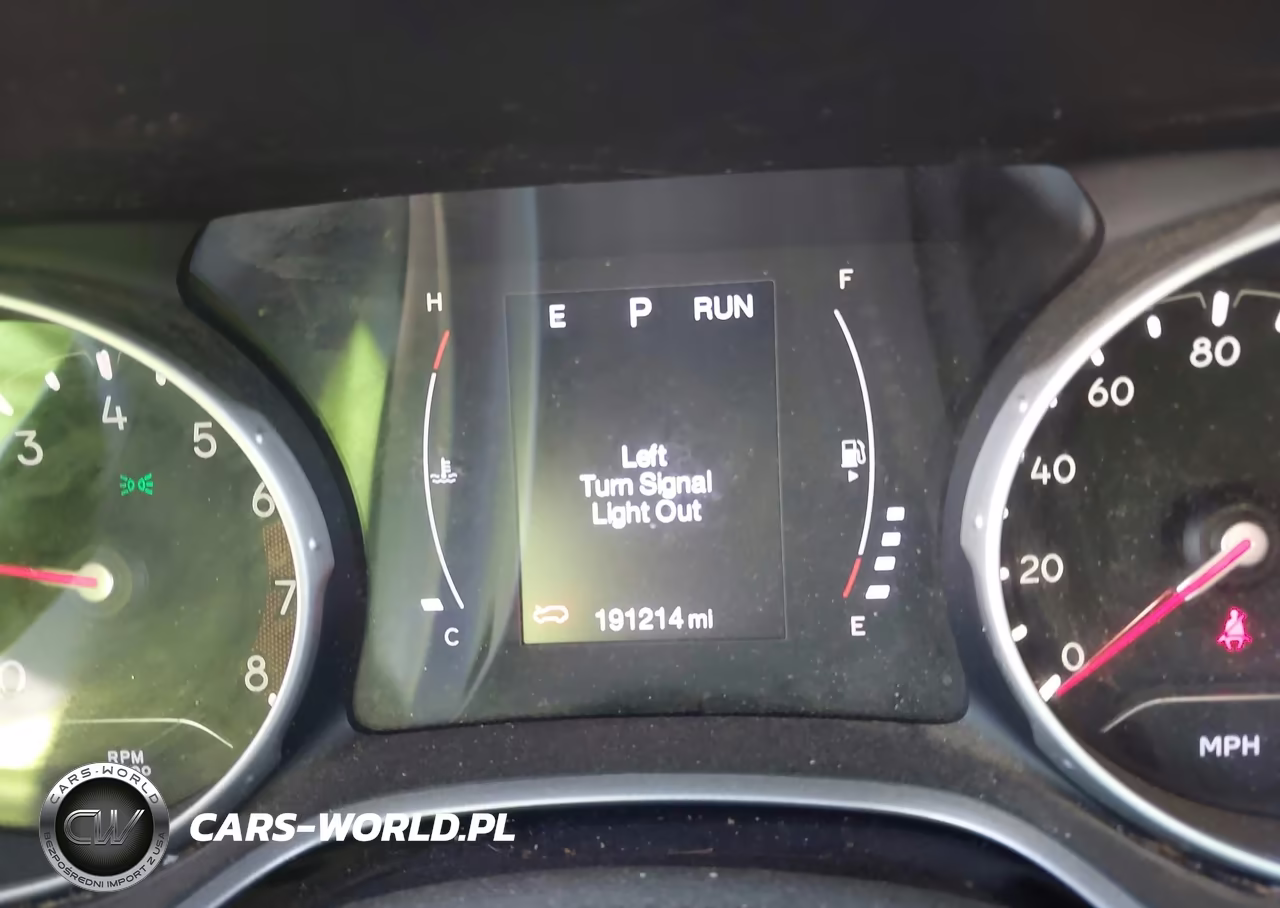 2018 Jeep Compass Latitude 4X4 VIN:3C4NJDBB2JT418492 - 7