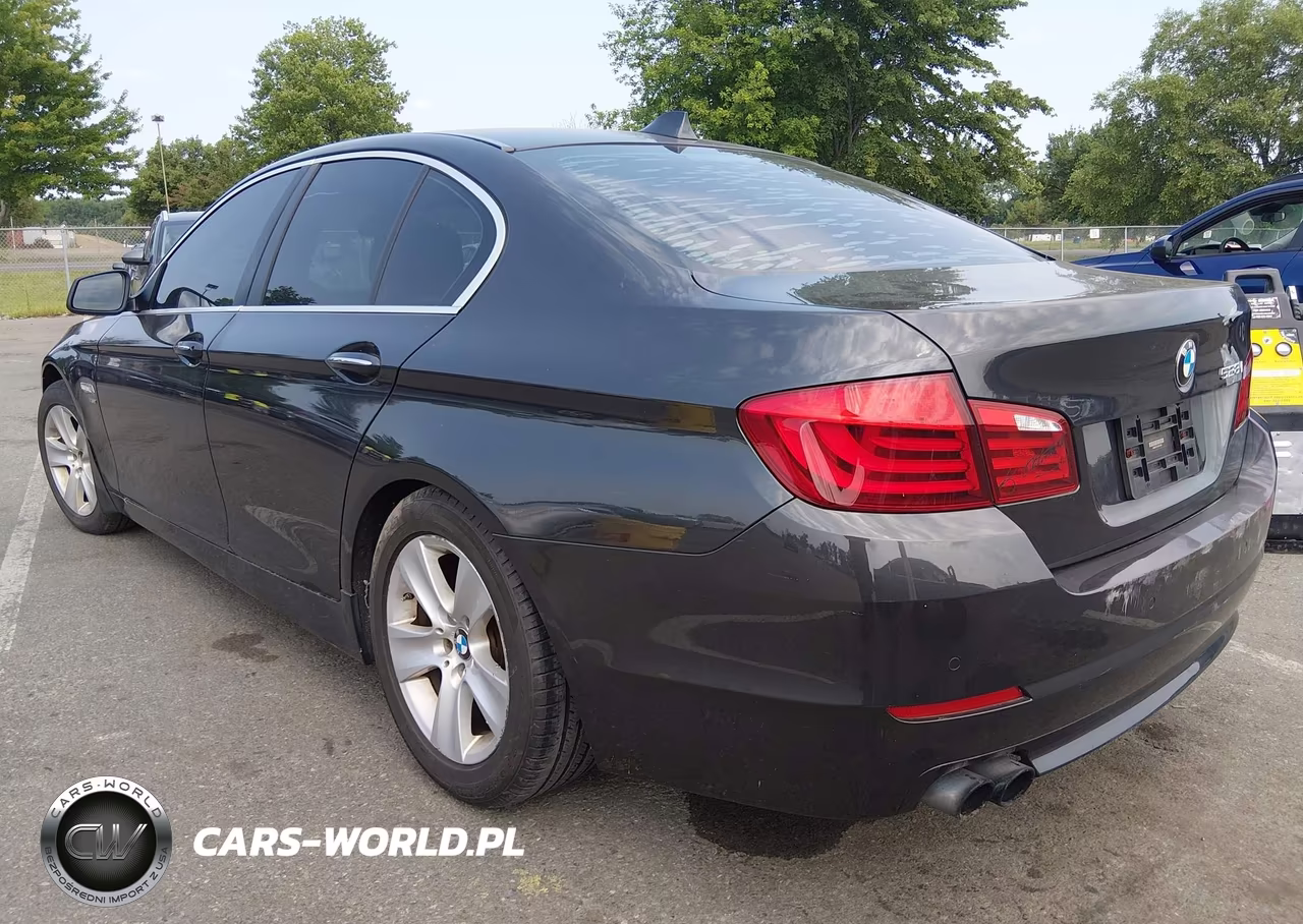 2012 BMW 528I xDrive VIN:WBAXH5C54CDW07556 - 3