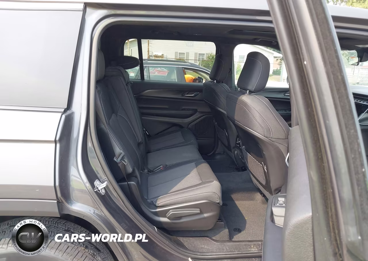2025 Jeep Grand Cherokee L Laredo X 4X4 VIN:1C4RJKAGXS8712046 - 8