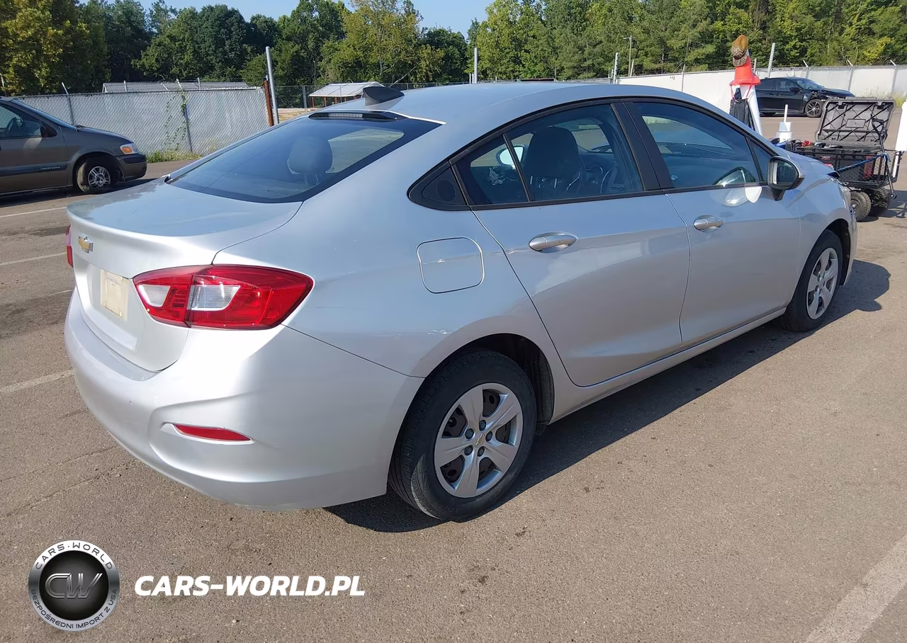 2018 Chevrolet Cruze Ls Auto VIN:1G1BC5SM9J7155466 - 4