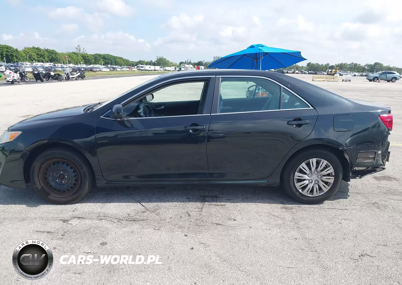 2014 Toyota Camry Le VIN:4T1BF1FK6EU381693 - 14
