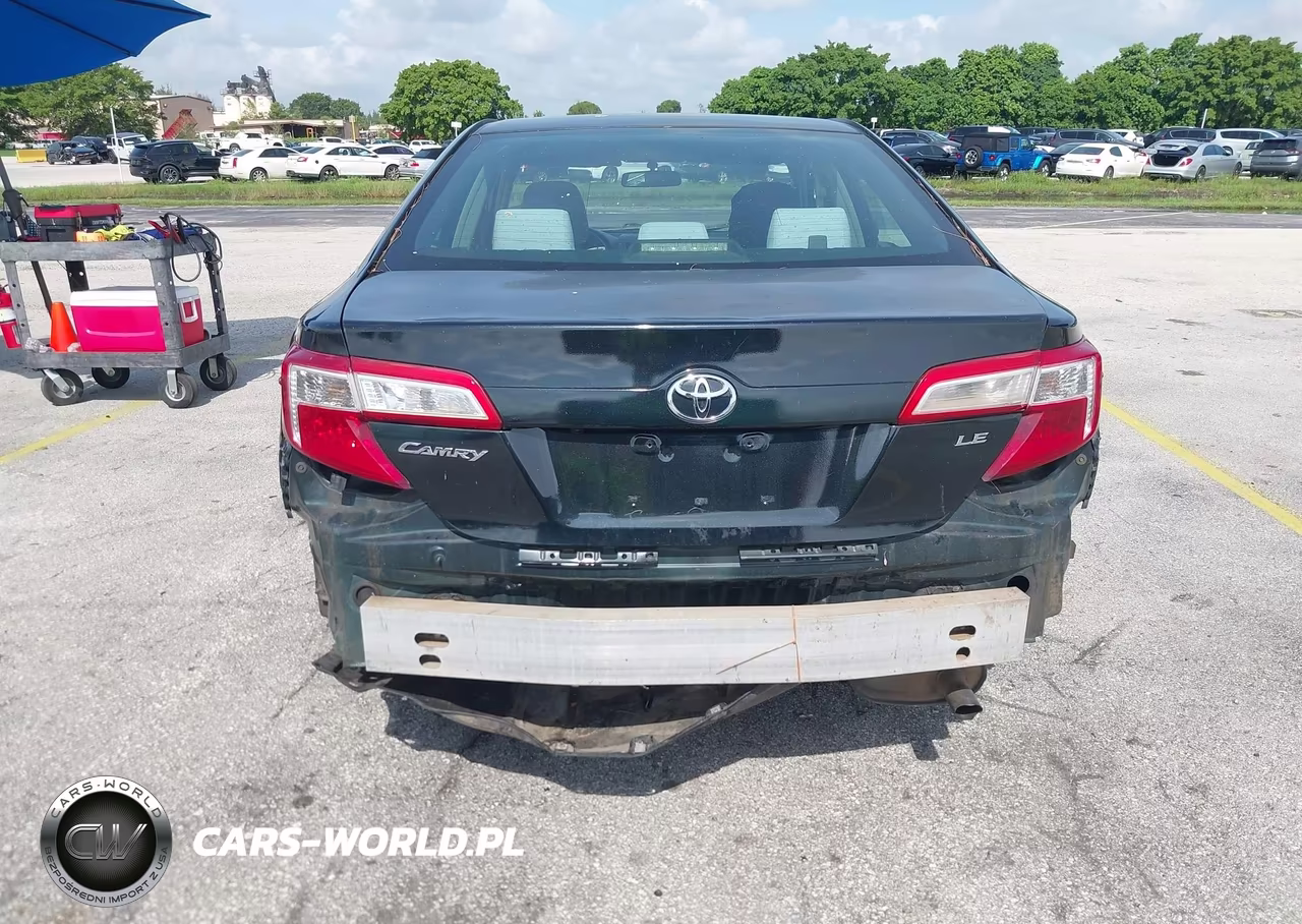 2014 Toyota Camry Le VIN:4T1BF1FK6EU381693 - 16