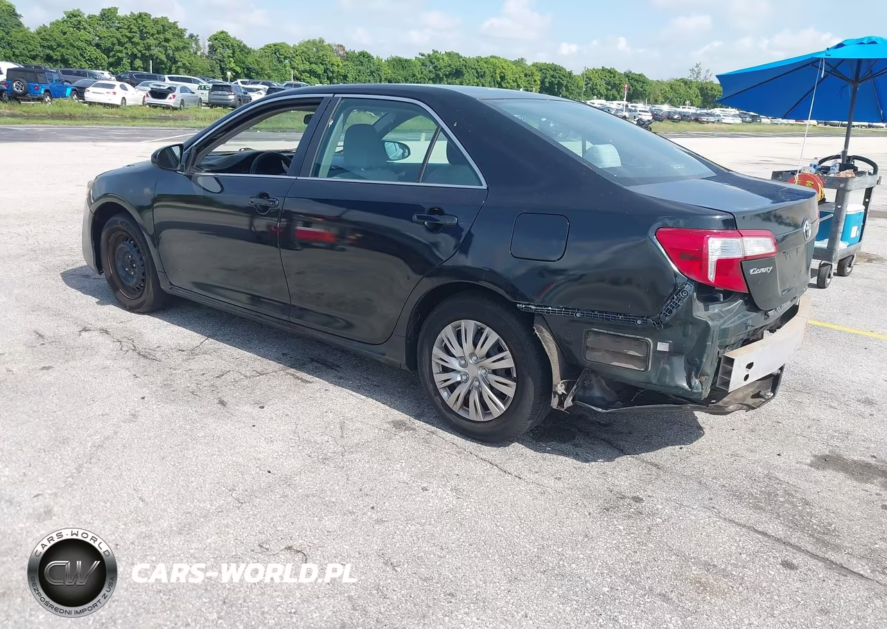 2014 Toyota Camry Le VIN:4T1BF1FK6EU381693 - 3