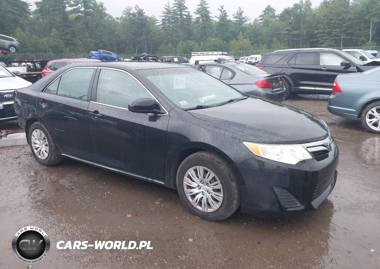 2012 Toyota Camry Le – zdjęcie 1 z 15