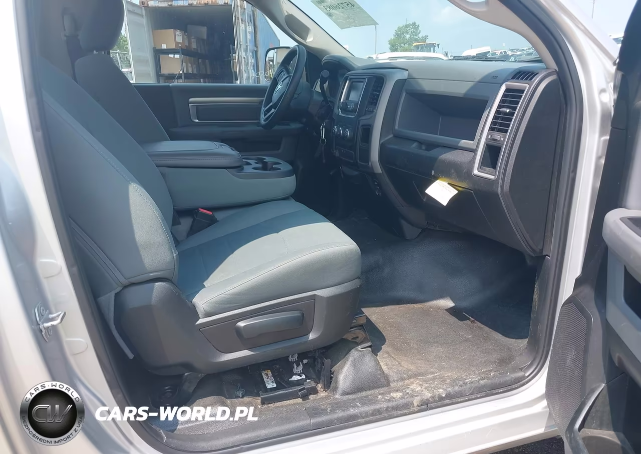 2018 Ram 3500 Tradesman 4X2 8' Box VIN:3C63RPAJ9JG383606 - 5