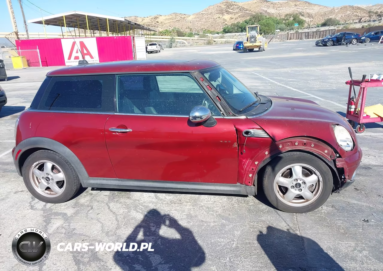 2008 Mini Cooper Hardtop VIN:WMWMF33558TT63345 - 13