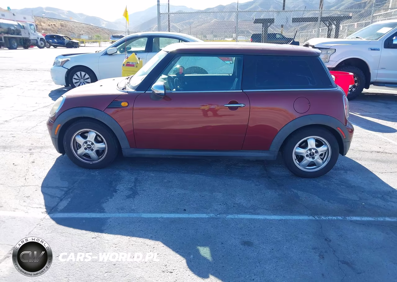 2008 Mini Cooper Hardtop VIN:WMWMF33558TT63345 - 14