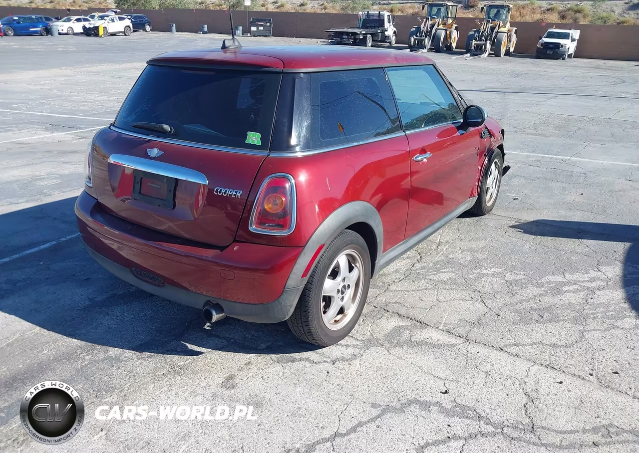 2008 Mini Cooper Hardtop VIN:WMWMF33558TT63345 - 4