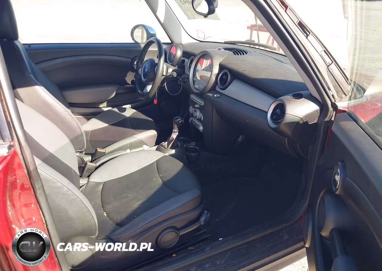 2008 Mini Cooper Hardtop VIN:WMWMF33558TT63345 - 5