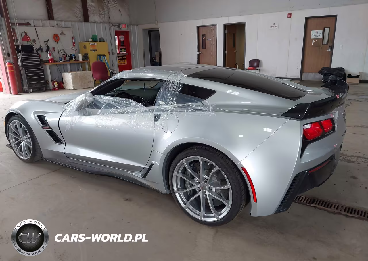 2017 Chevrolet Corvette Grand Sport VIN:1G1YV2D73H5105355 - 14