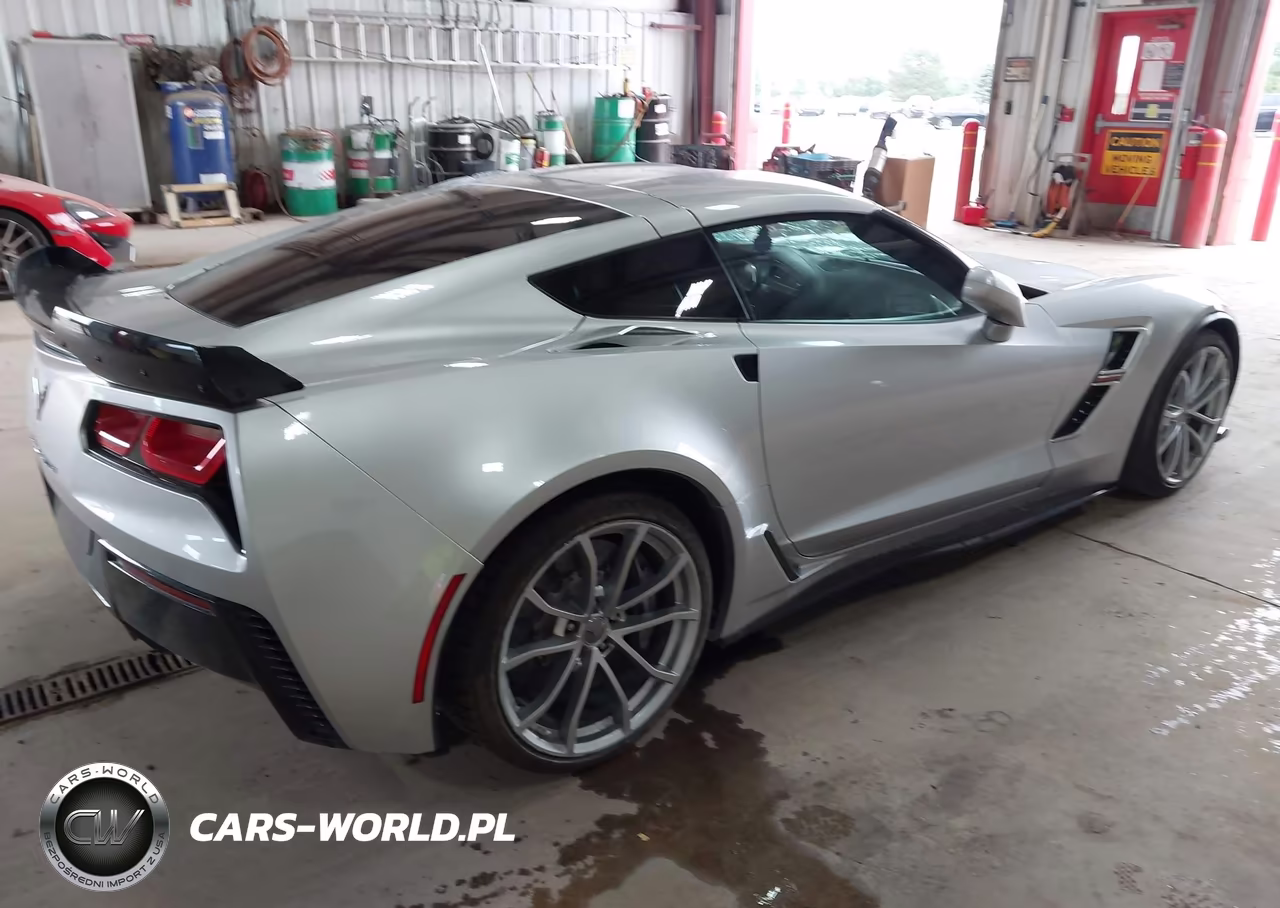 2017 Chevrolet Corvette Grand Sport VIN:1G1YV2D73H5105355 - 4