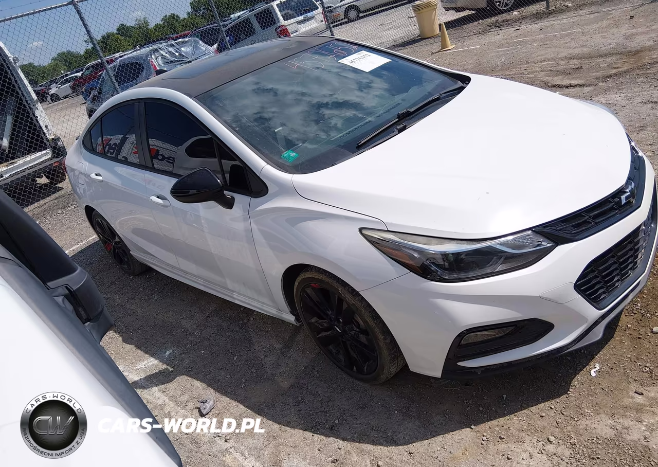 2018 Chevrolet Cruze Lt Auto – zdjęcie 1 z 11