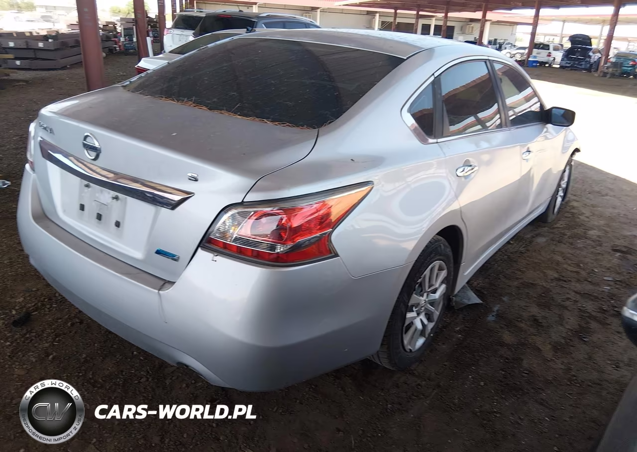 2014 Nissan Altima 2.5 S VIN:1N4AL3AP6EN330427 - 4