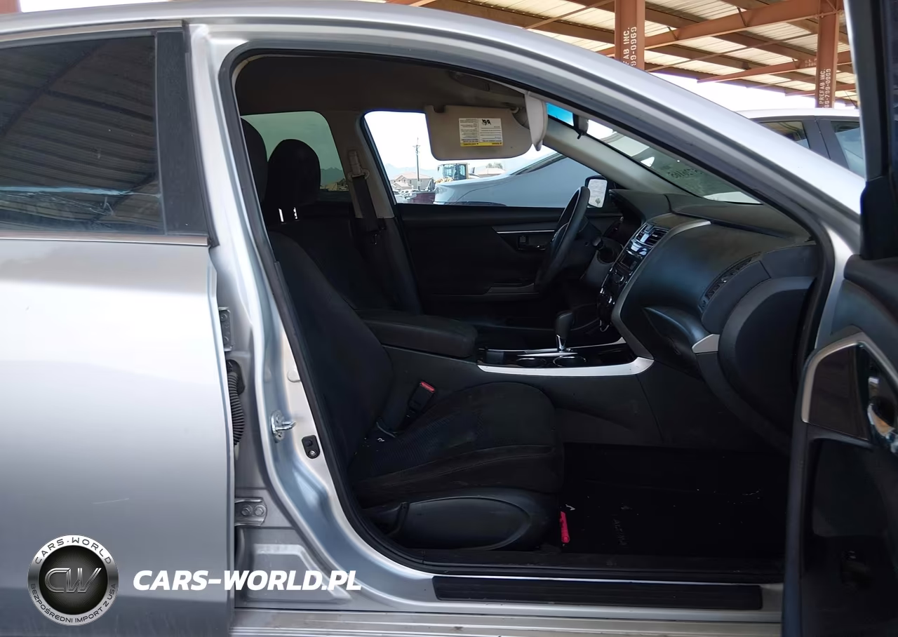2014 Nissan Altima 2.5 S VIN:1N4AL3AP6EN330427 - 5