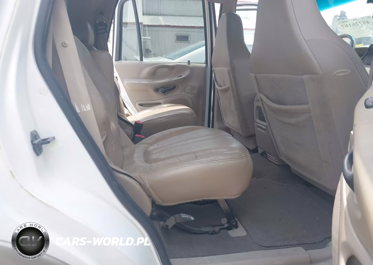2000 Ford Expedition Eddie Bauer VIN:1FMFU18L3YLB51794 - 8
