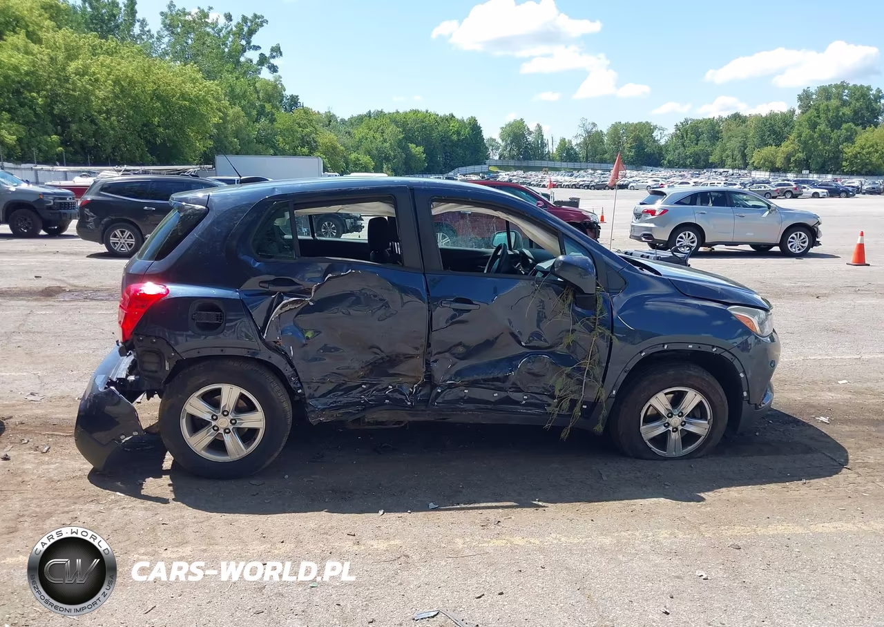 2018 Chevrolet Trax Ls VIN:3GNCJNSB8JL311483 - 13