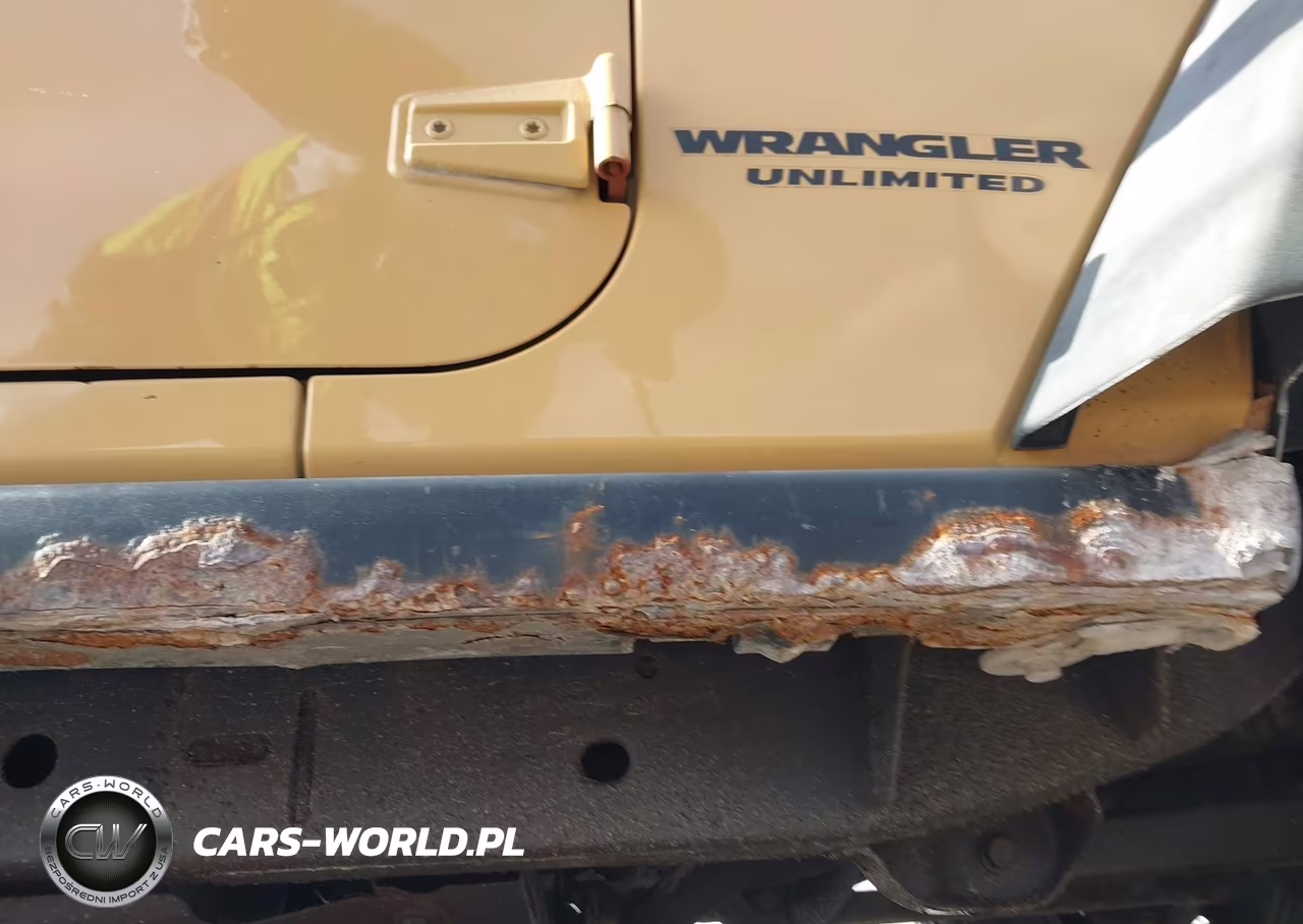 2014 Jeep Wrangler Unlimited Rubicon VIN:1C4HJWFGXEL112155 - 17