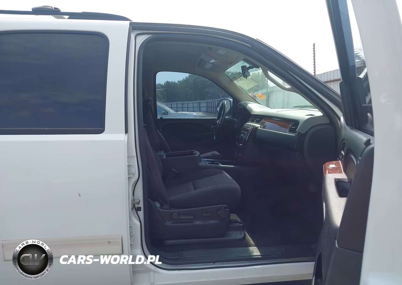 2011 Chevrolet Tahoe Ls VIN:1GNSCAE00BR396192 - 5