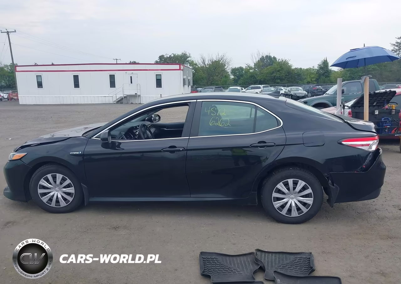 2020 Toyota Camry Le Hybrid VIN:4T1C31AK7LU019678 - 14