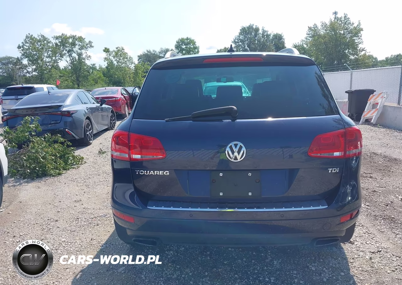 2012 Volkswagen Touareg Tdi Sport VIN:WVGFK9BP9CD000543 - 16