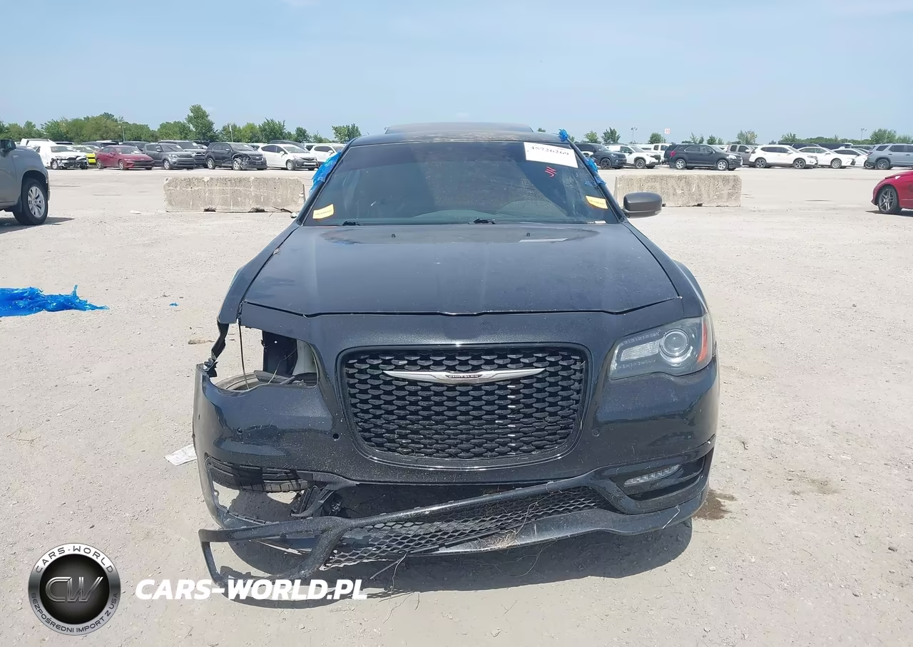 2013 Chrysler 300C John Varvatos Limited Edition VIN:2C3CCADT1DH727667 - 13