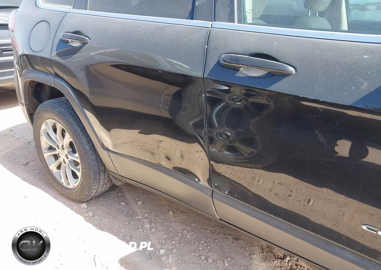 2019 Jeep Cherokee Latitude Fwd VIN:1C4PJLCX9KD312755 - 18