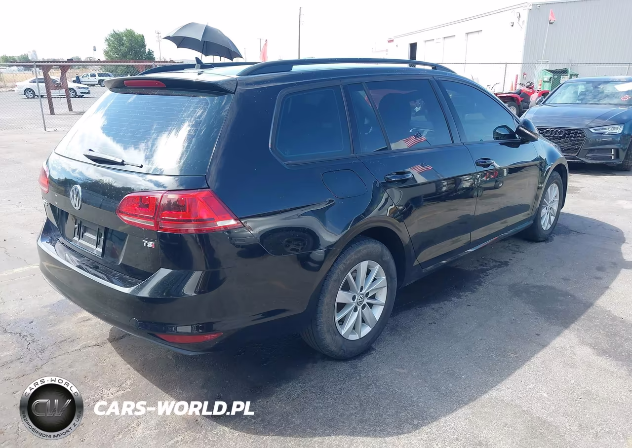 2017 Volkswagen Golf Sportwagen Tsi S VIN:3VWC17AU7HM501719 - 4