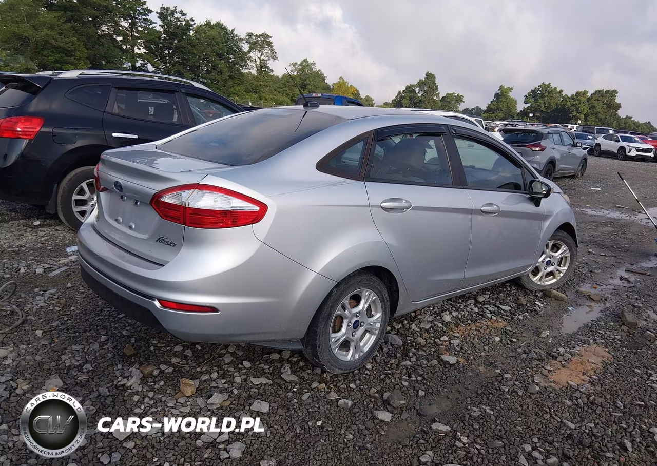 2015 Ford Fiesta Se VIN:3FADP4BJ8FM152985 - 4